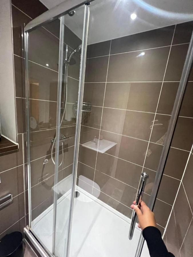 Spacious Sleep 7 Flat 20 Mins Central London Bp65 Exterior foto